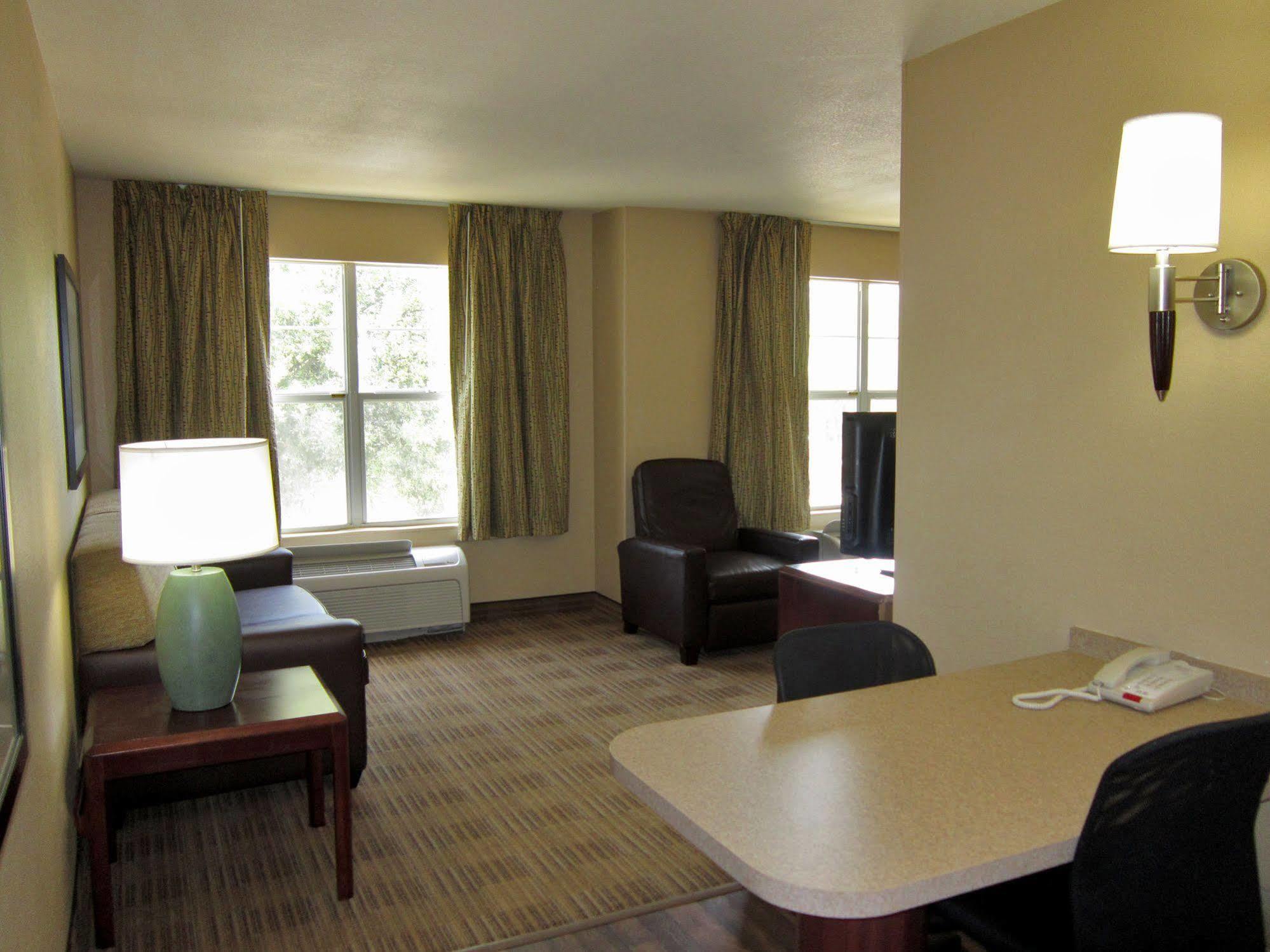 Sonesta Simply Suites Stafford Bagian luar foto